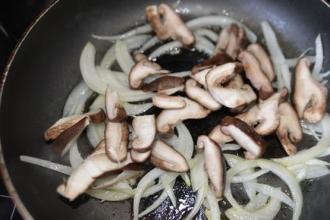 Теплий рецепт з квасолі з грибами інгредієнти 4