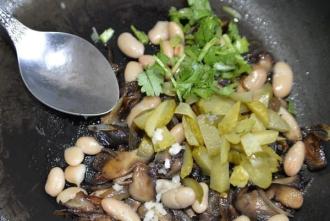 Теплий рецепт з квасолі з грибами інгредієнти 6