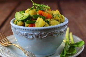 Теплий картопляний салат з черемші інгредієнти 8