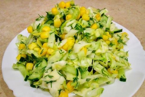 Рецепт з кукурудзою, огірками і капустою інгредієнти 1