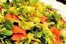 Огірковий салат з фореллю і м'ятою інгредієнти 1