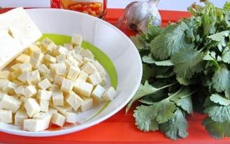 Гострий квасолевий салат з бринзою інгредієнти 2
