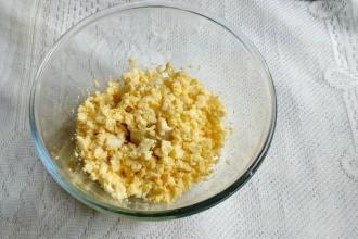Рецепт "Олів'є" з маринованими грибами інгредієнти 2