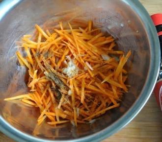 Рецепт з моркви по-корейськи з куркою інгредієнти 4