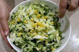 Рецепт з кукурудзою, огірками і капустою інгредієнти 6