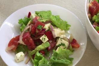 Овочевий салат з авокадо і бринзою інгредієнти