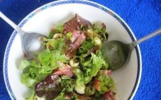 Венеціанський салат з моцарелою і салямі інгредієнти 10