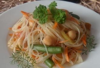 Овочевий салат з фунчозою і нутом інгредієнти 11