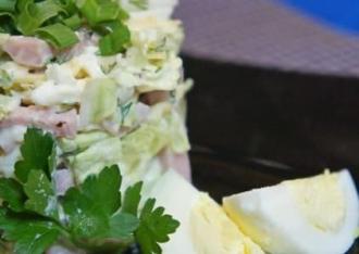 Легкий салат з шинкою і огірком інгредієнти 11