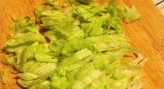 Рецепт з тунцем і листям салату інгредієнти 2