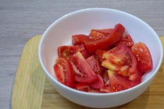 Салат "Миттєвий" з помідорів інгредієнти 2