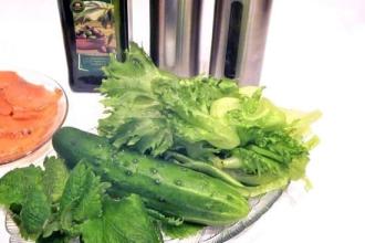 Огірковий салат з фореллю і м'ятою інгредієнти 2