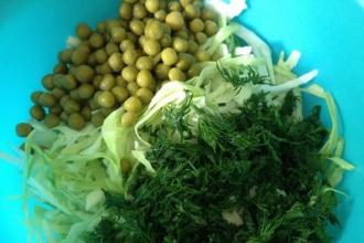 Зелений салат з омлетом інгредієнти 2