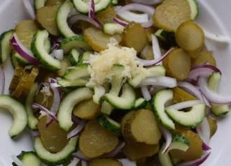 Салат з трьох видів огірків інгредієнти 3