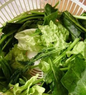 Весняний салат з бринзою інгредієнти 3