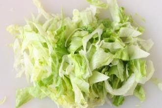 Смачний салат з крабових паличок інгредієнти 4