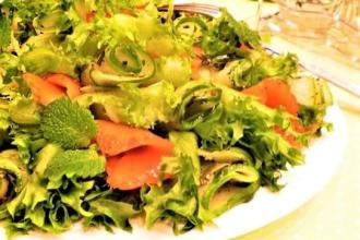 Огірковий салат з фореллю і м'ятою інгредієнти 4