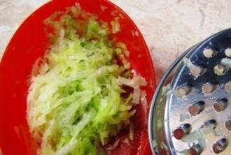 Простий салат з тертої редьки інгредієнти 4