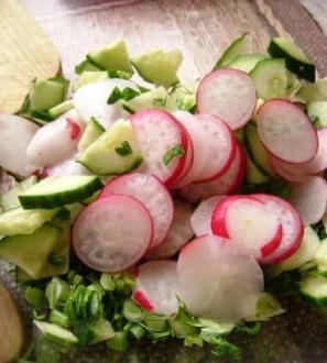 Весняний салат з бринзою інгредієнти 4