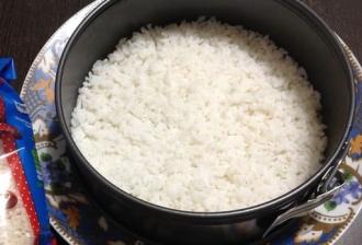 Рецепт з рисом і червоною рибою інгредієнти 4