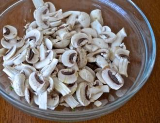 Салат зі свіжими-маринованими грибами інгредієнти 4