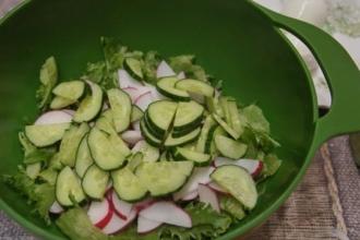 Весняний зелений салат інгредієнти 4