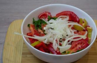 Салат "Миттєвий" з помідорів інгредієнти 5