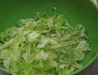 Свіжий салат з тунцем і квасолею інгредієнти 5