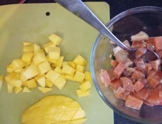 Салат з форелі і манго інгредієнти 5