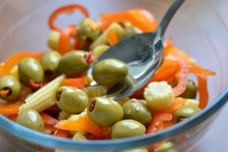 Рецепт з кукурудзою, оливками і перцем інгредієнти 5