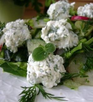Весняний салат з бринзою інгредієнти 6
