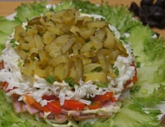 Листковий салат з шинки з маслинами інгредієнти 7