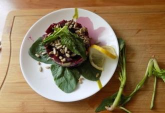 Буряковий салат зі шпинатом і рисом інгредієнти 9