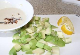 Рецепт з авокадо і перепелиними яйцями інгредієнти 3