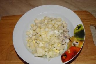 Кальмаровий салат з яєчними млинцями інгредієнти 5